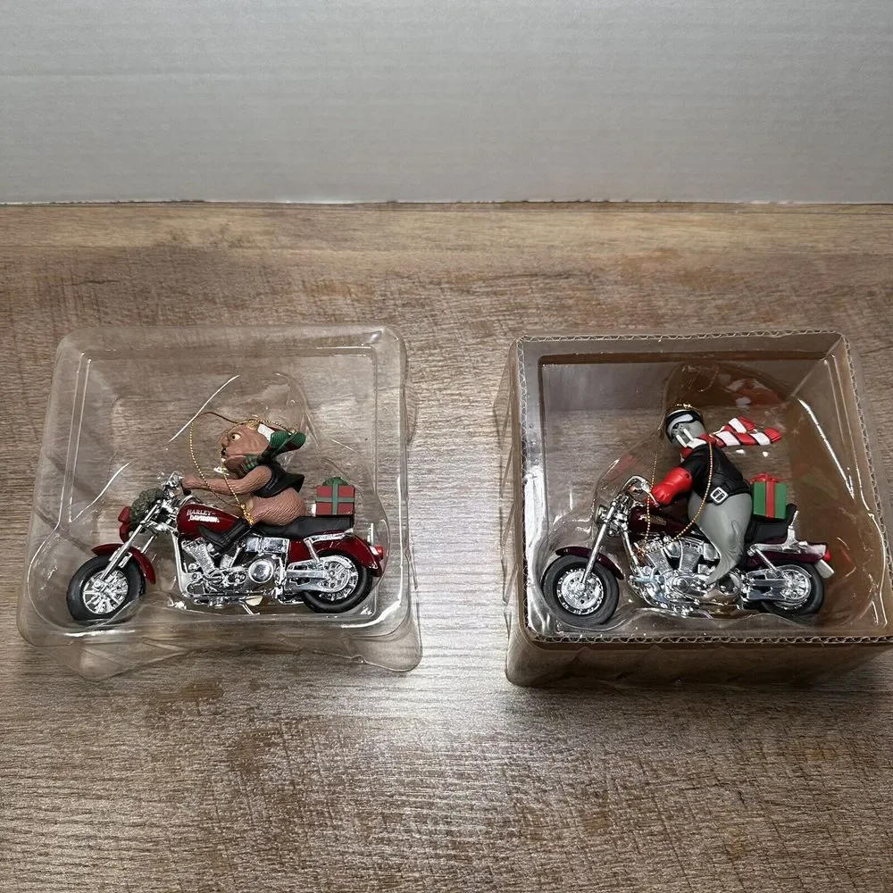 VTG 1999 HARLEY DAVIDSON NORTH POLE MOTORCYCLE CLUB X-MAS ORNAMENT WALRUS & DOG‎